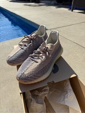 adidas Yeezy Boost 350 V2 Taupe Beige Sneakers